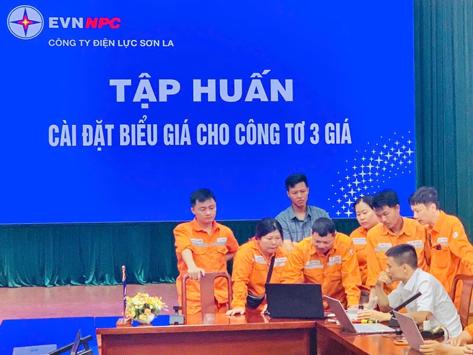 Công ty Điện lực Sơn La tổ chức tập huấn, sẵn sàng triển khai cài đặt công tơ 3 giá theo quy định mới